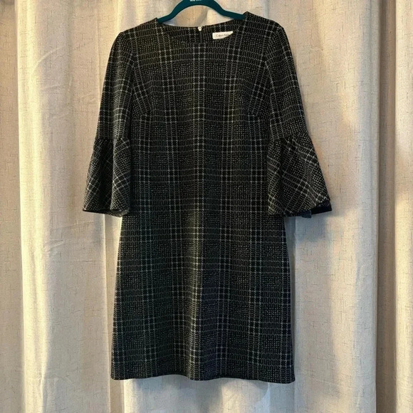 Calvin Klein Dresses & Skirts - Calvin Klein Women’s Size 4 Black and Gray 3/4 bell sleeve midi dress.